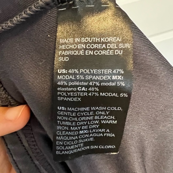 Chico’s Zenergy Stonewashed Crops - Picture 5 of 6